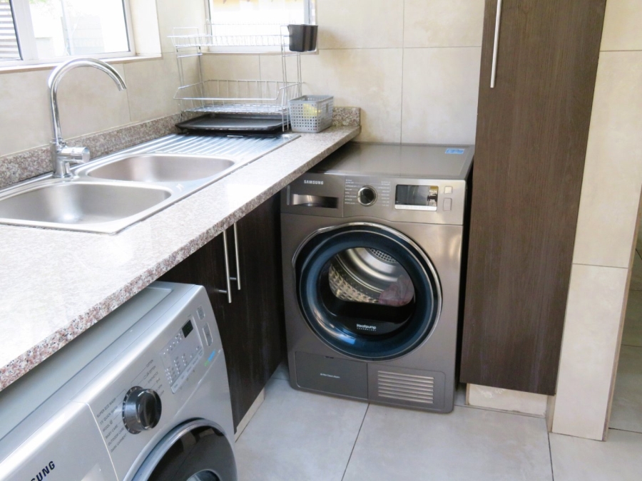 4 Bedroom Property for Sale in Thatchfield Hills Gauteng