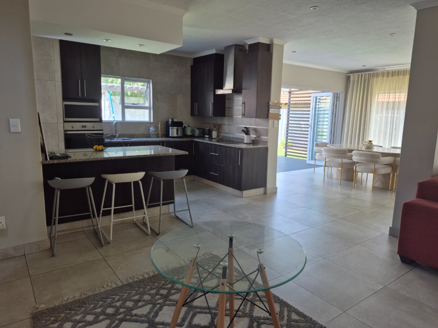 4 Bedroom Property for Sale in Thatchfield Hills Gauteng