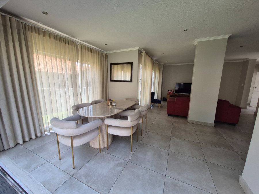 4 Bedroom Property for Sale in Thatchfield Hills Gauteng