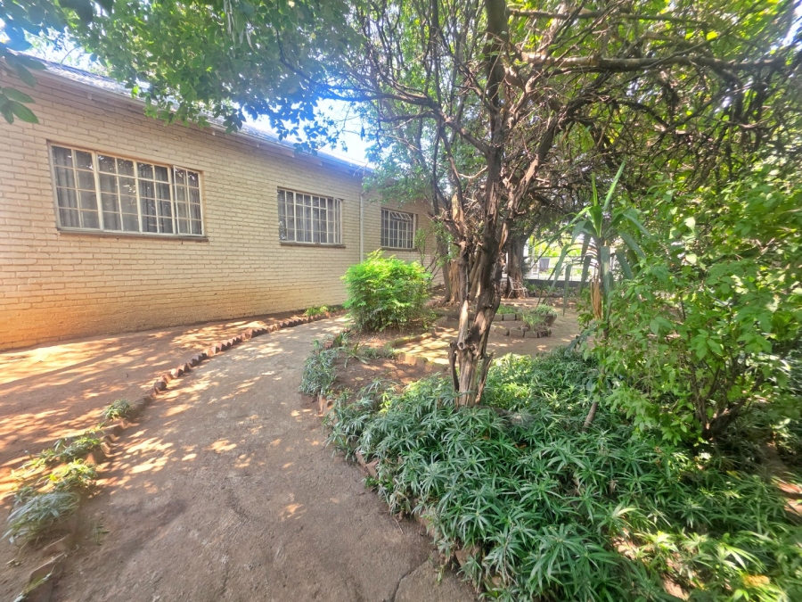 12 Bedroom Property for Sale in Parkhill Gardens Gauteng
