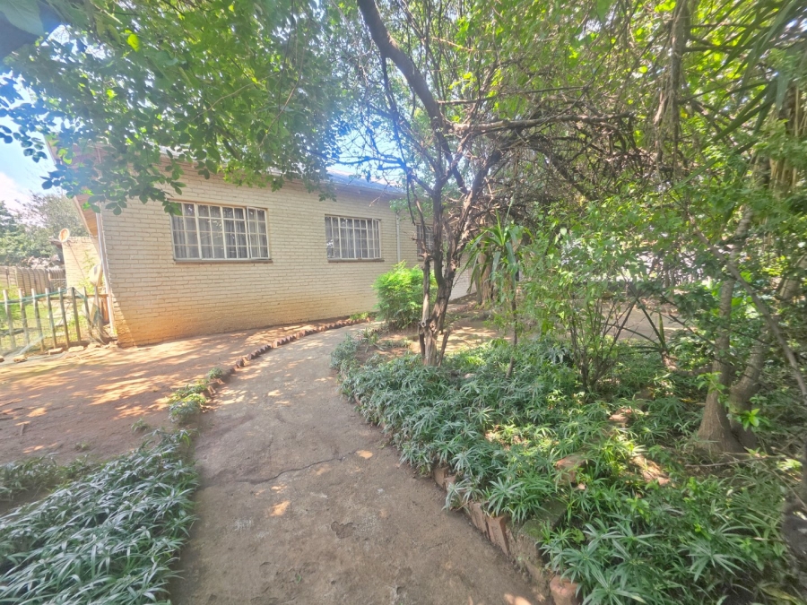 12 Bedroom Property for Sale in Parkhill Gardens Gauteng