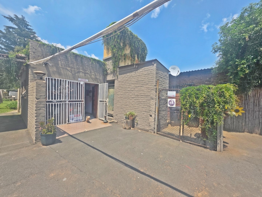12 Bedroom Property for Sale in Parkhill Gardens Gauteng