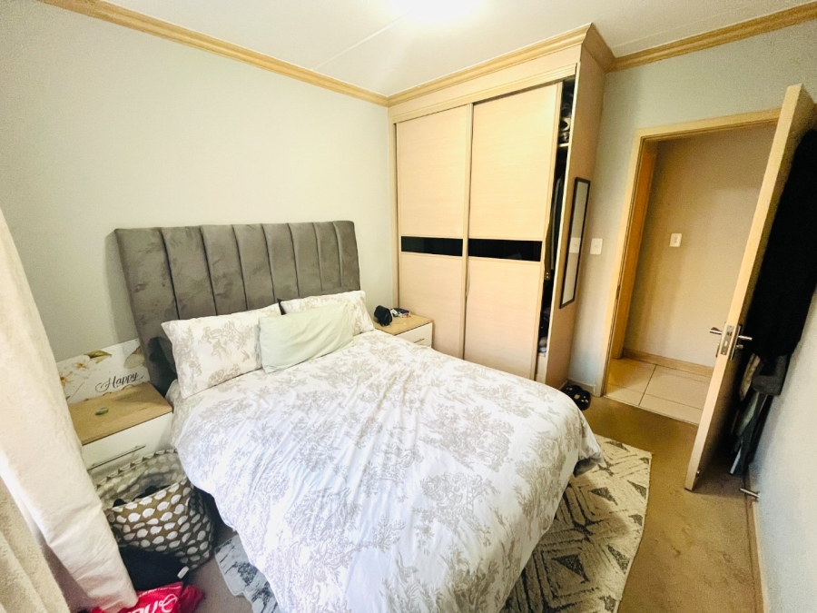 1 Bedroom Property for Sale in Noordwyk Gauteng