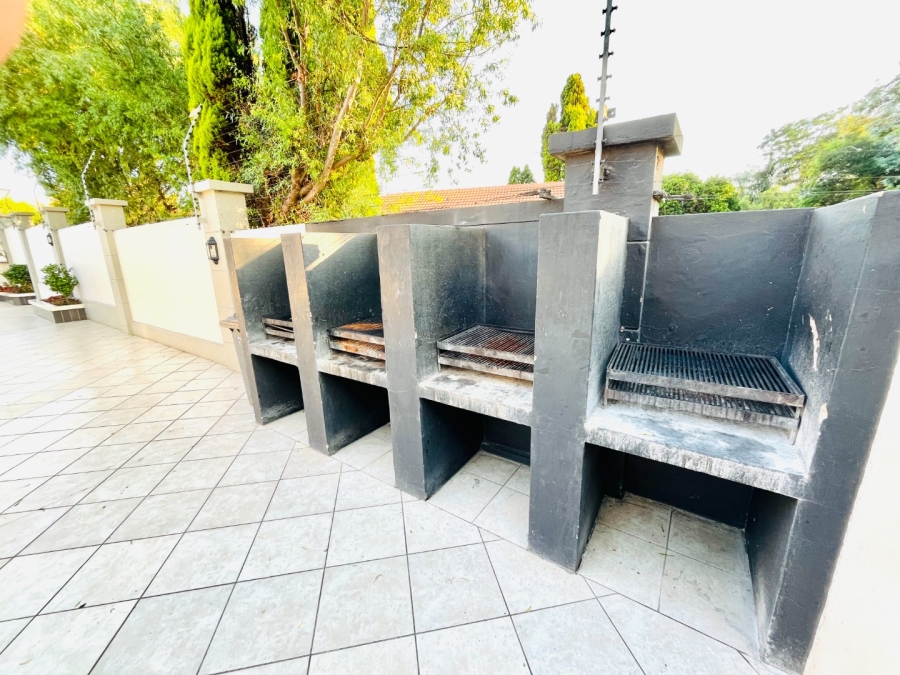 1 Bedroom Property for Sale in Noordwyk Gauteng