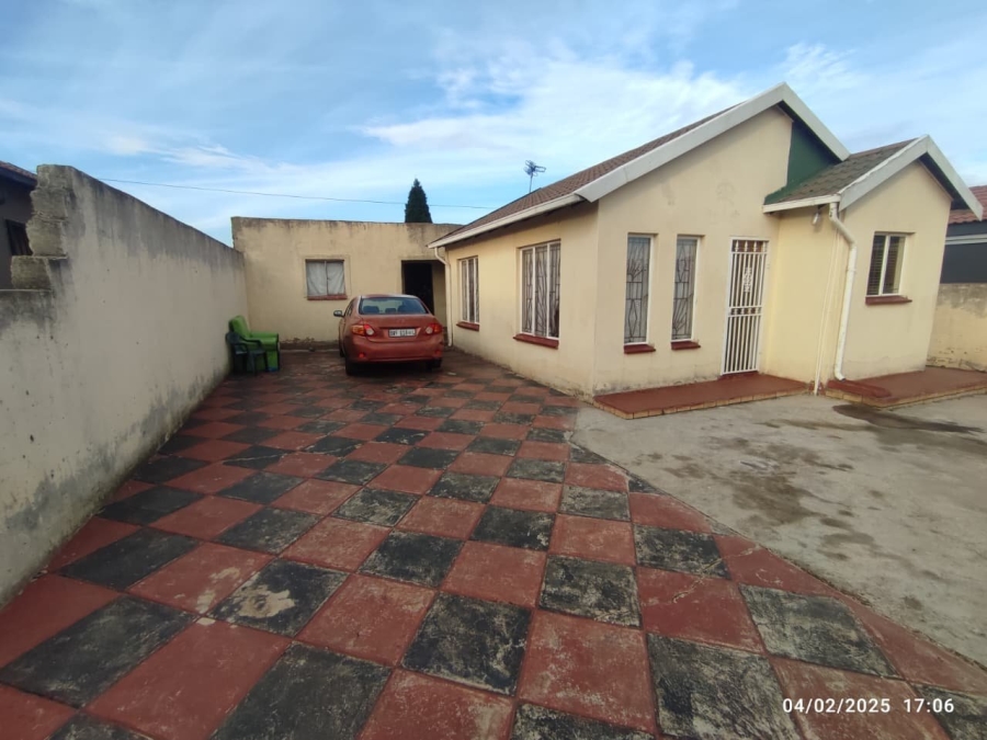 2 Bedroom Property for Sale in Daveyton Gauteng