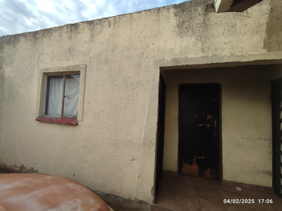 2 Bedroom Property for Sale in Daveyton Gauteng