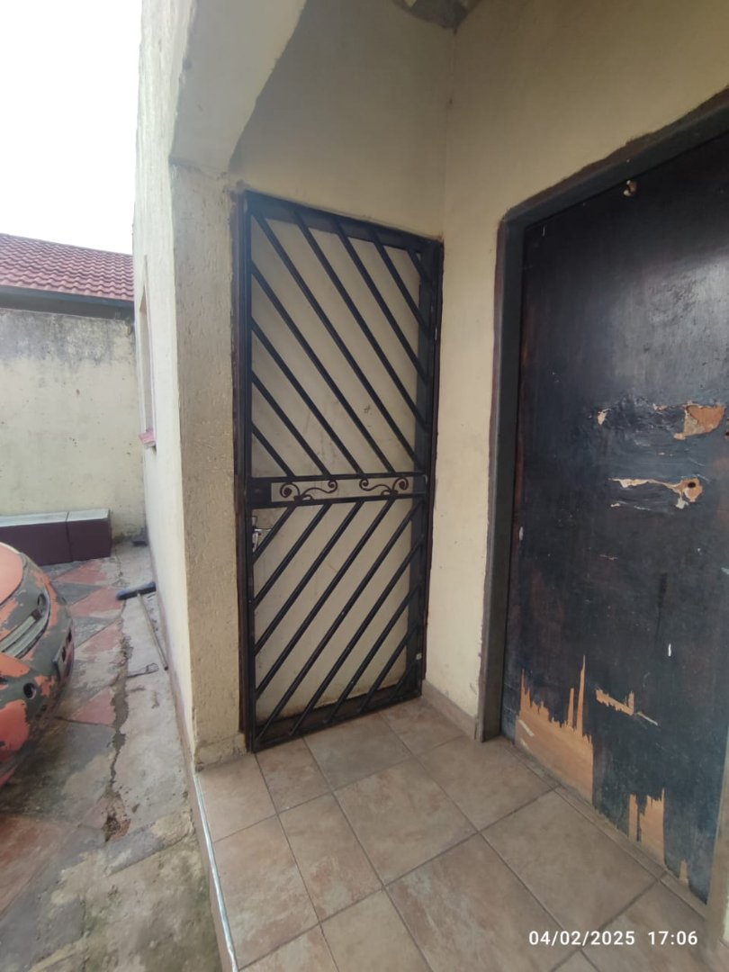 2 Bedroom Property for Sale in Daveyton Gauteng