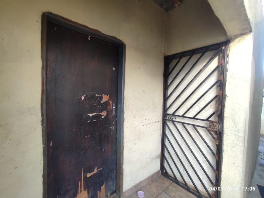 2 Bedroom Property for Sale in Daveyton Gauteng