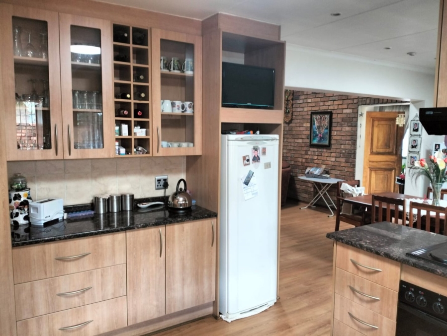 3 Bedroom Property for Sale in Dorandia Gauteng