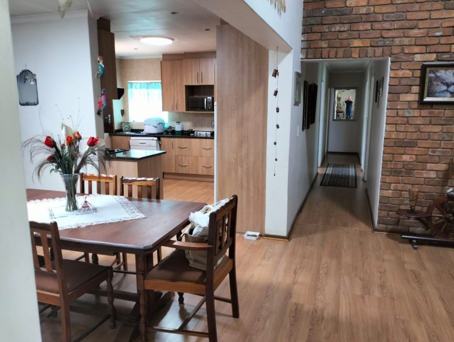 3 Bedroom Property for Sale in Dorandia Gauteng