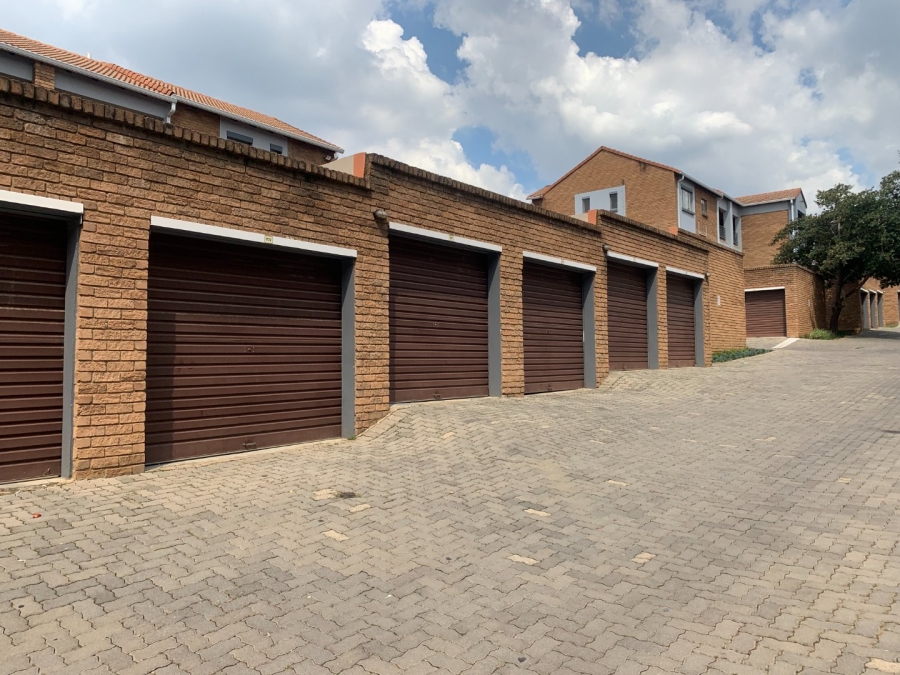 1 Bedroom Property for Sale in Vorna Valley Gauteng