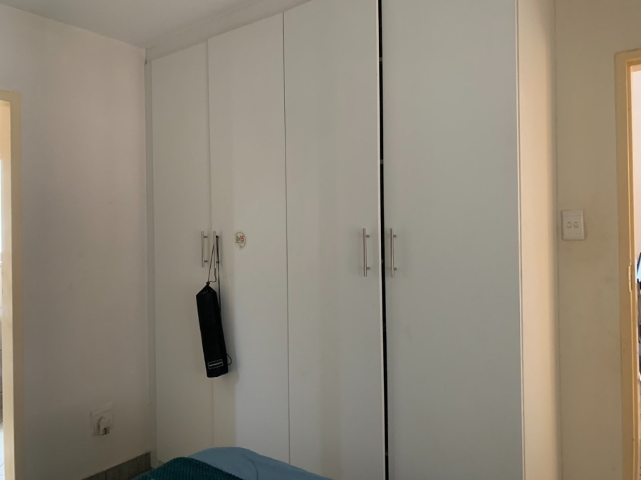 1 Bedroom Property for Sale in Vorna Valley Gauteng