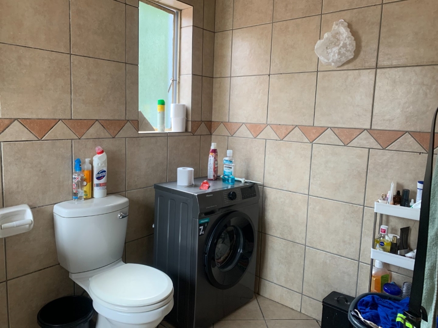 1 Bedroom Property for Sale in Vorna Valley Gauteng