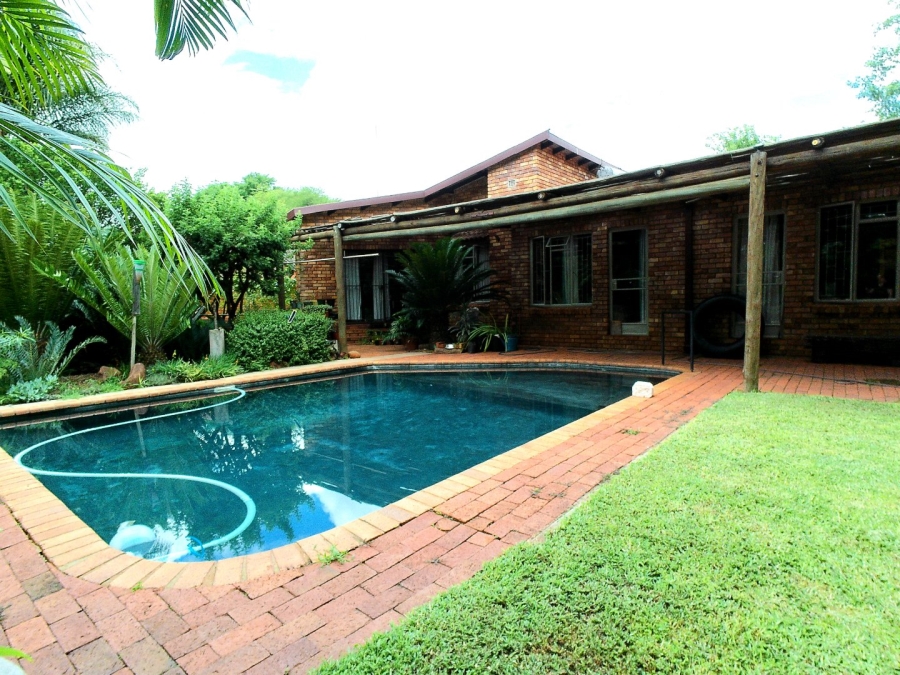 4 Bedroom Property for Sale in Amandasig Gauteng