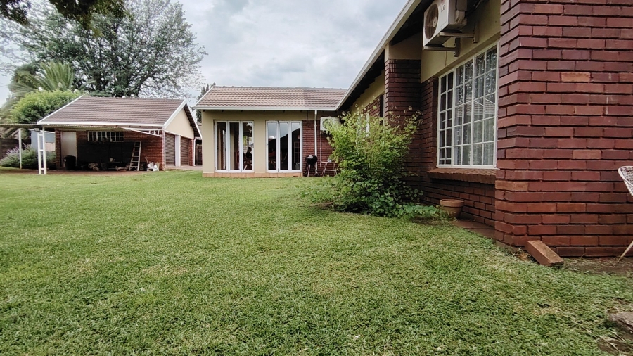 4 Bedroom Property for Sale in Wierda Park Gauteng