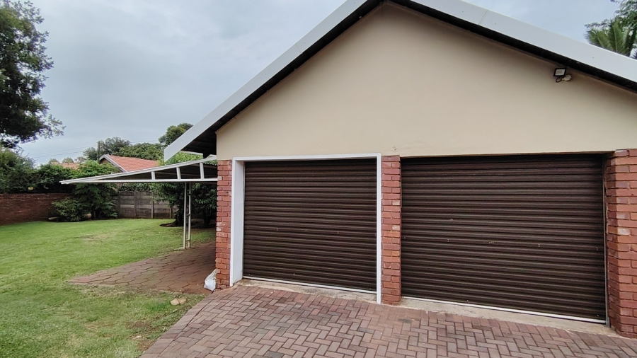 4 Bedroom Property for Sale in Wierda Park Gauteng