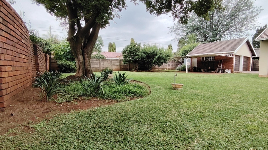 4 Bedroom Property for Sale in Wierda Park Gauteng