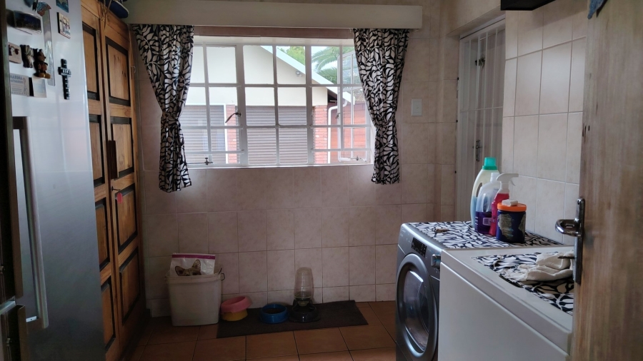4 Bedroom Property for Sale in Wierda Park Gauteng