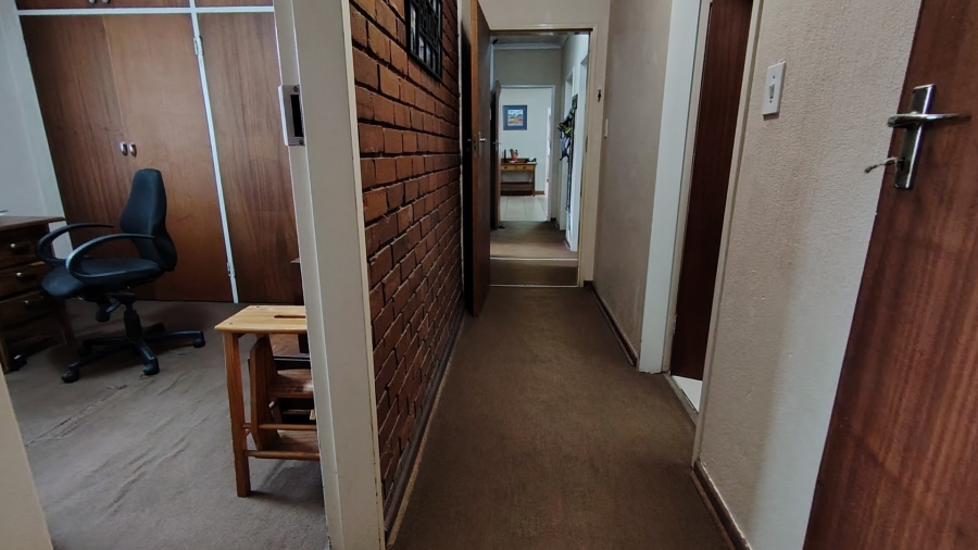 4 Bedroom Property for Sale in Wierda Park Gauteng