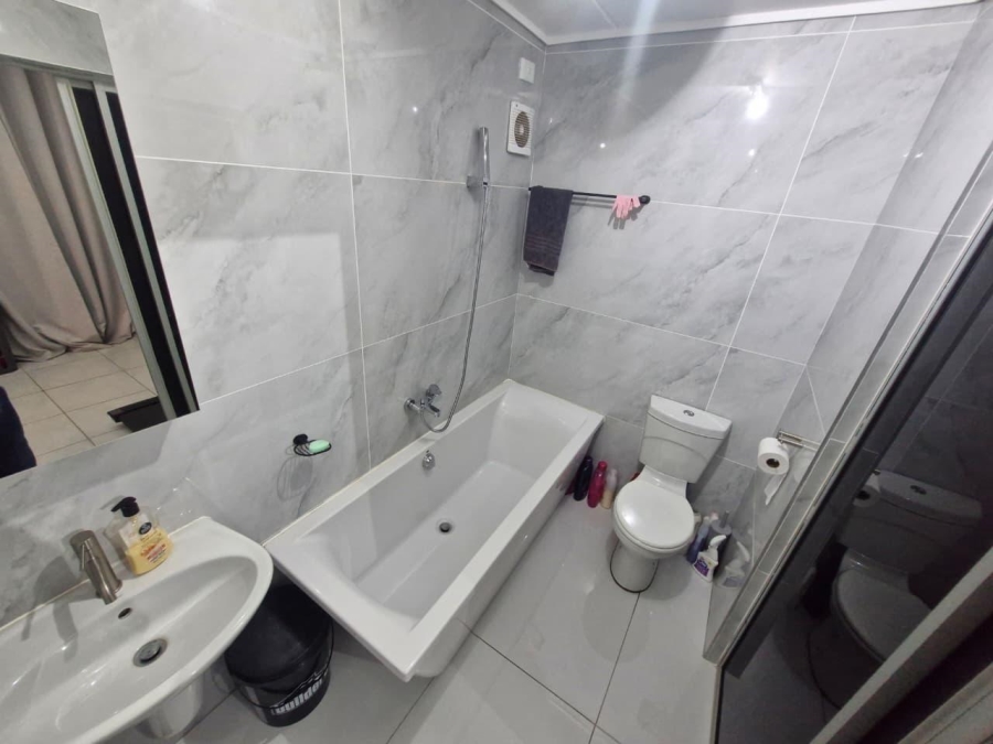 2 Bedroom Property for Sale in Mooikloof Ridge Gauteng