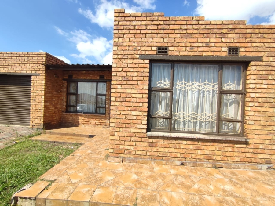 2 Bedroom Property for Sale in Tsakane Ext 15 Gauteng