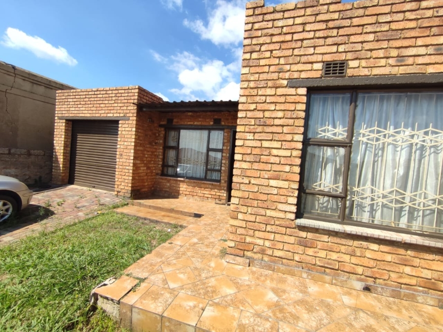2 Bedroom Property for Sale in Tsakane Ext 15 Gauteng