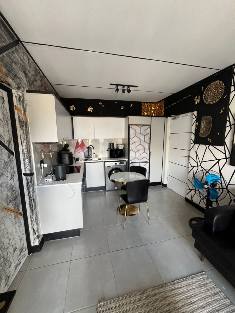 To Let 1 Bedroom Property for Rent in Waterfall Gauteng