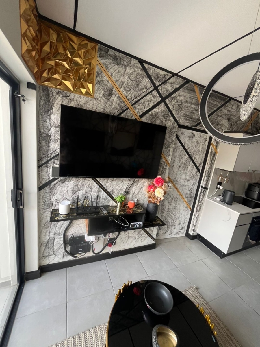 To Let 1 Bedroom Property for Rent in Waterfall Gauteng