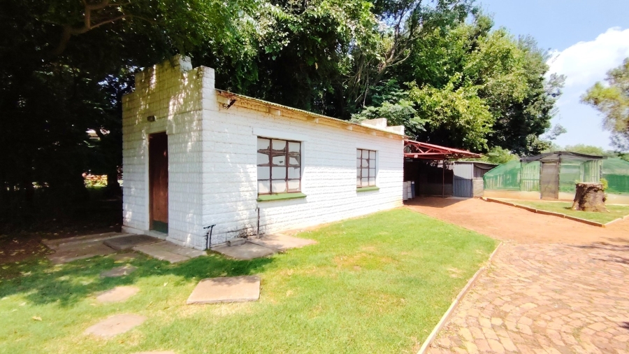 Commercial Property for Sale in Unitas Park Gauteng