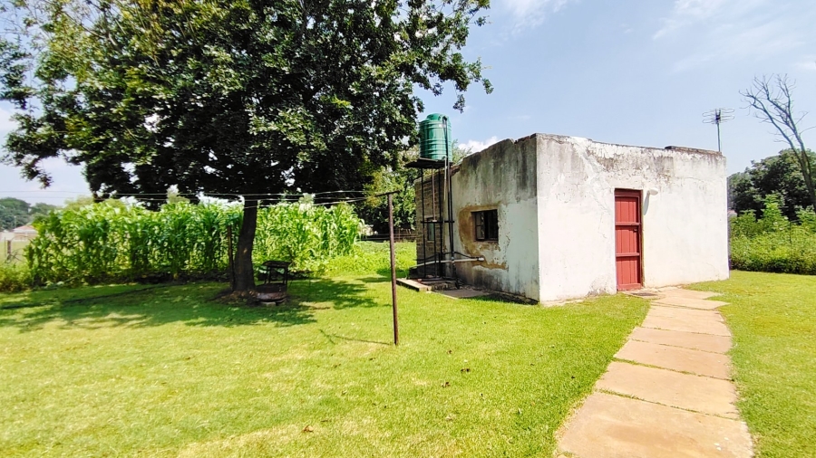 Commercial Property for Sale in Unitas Park Gauteng