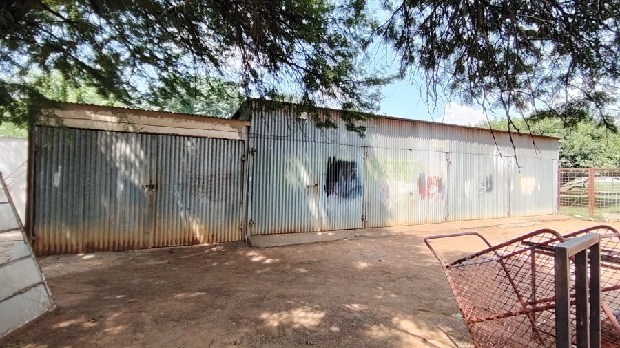 Commercial Property for Sale in Unitas Park Gauteng