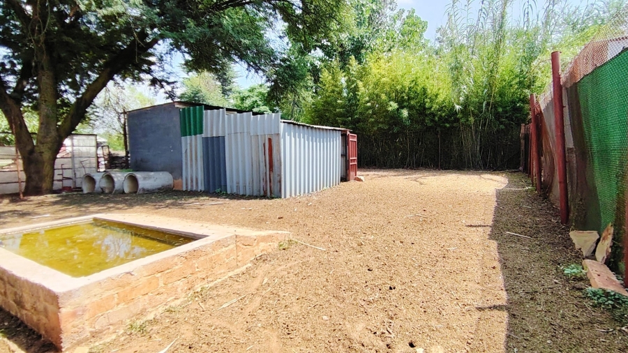 Commercial Property for Sale in Unitas Park Gauteng