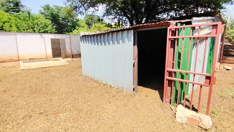 Commercial Property for Sale in Unitas Park Gauteng