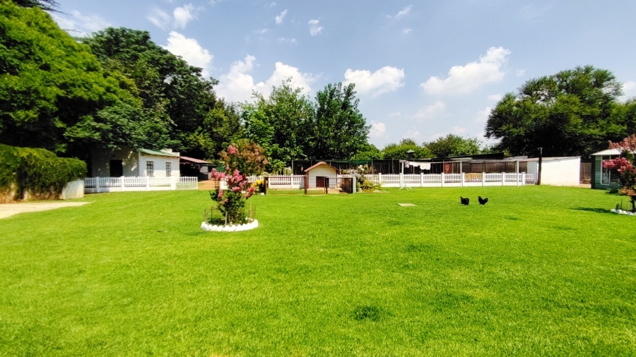 Commercial Property for Sale in Unitas Park Gauteng