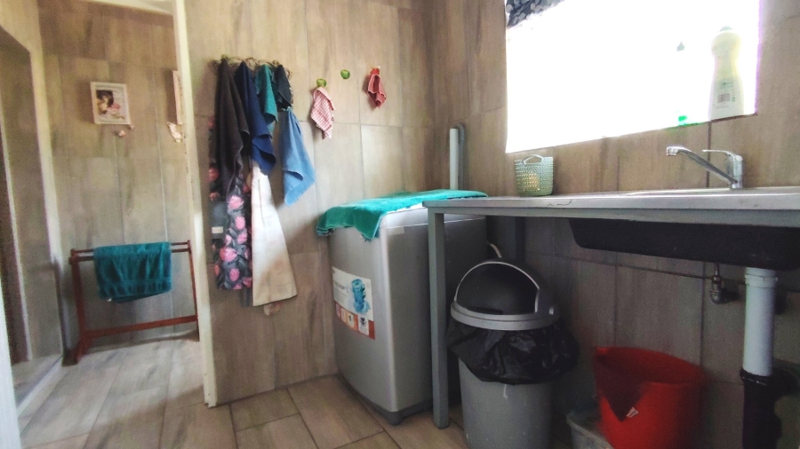 Commercial Property for Sale in Unitas Park Gauteng