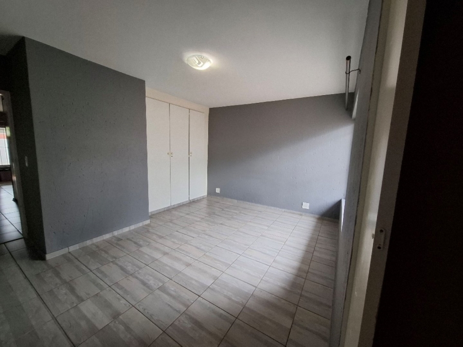 1 Bedroom Property for Sale in Sandown Gauteng