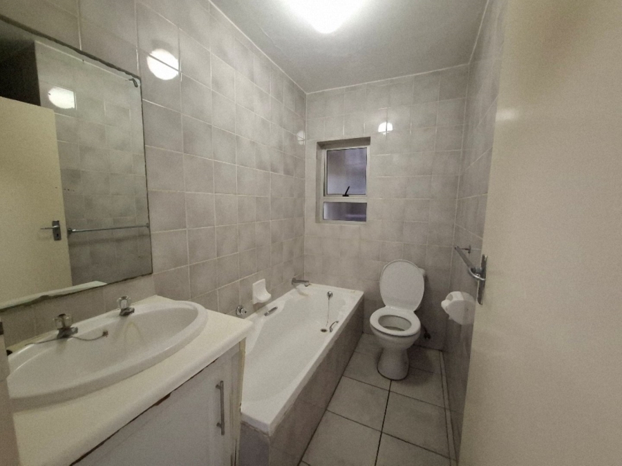 1 Bedroom Property for Sale in Sandown Gauteng
