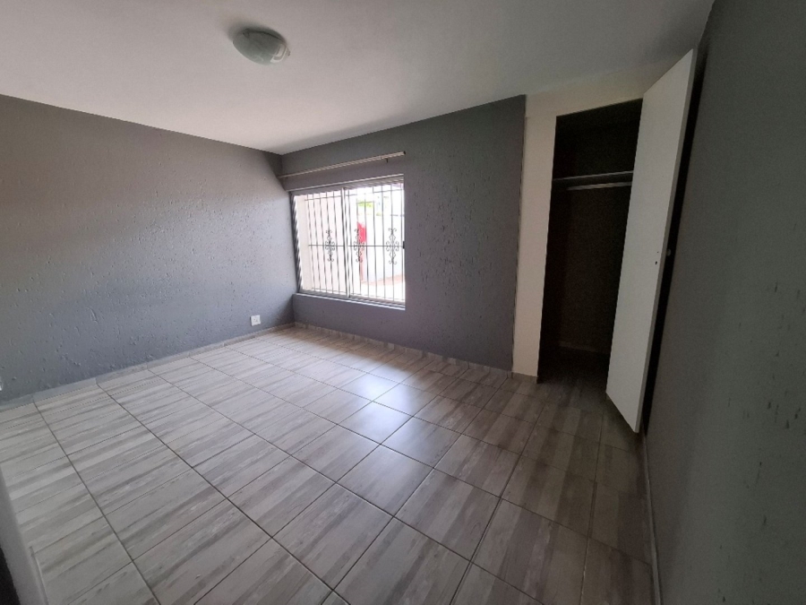 1 Bedroom Property for Sale in Sandown Gauteng