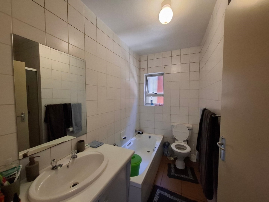 1 Bedroom Property for Sale in Sandton Central Gauteng