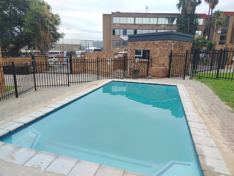 To Let 2 Bedroom Property for Rent in Halfway House Gauteng