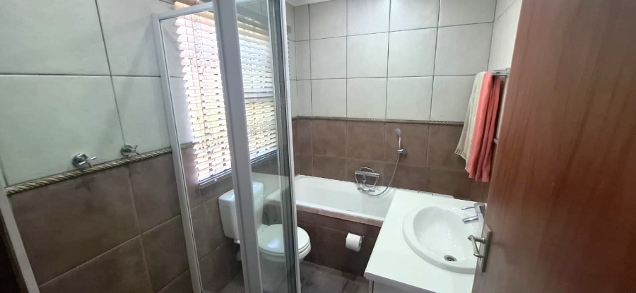 3 Bedroom Property for Sale in Amorosa Gauteng