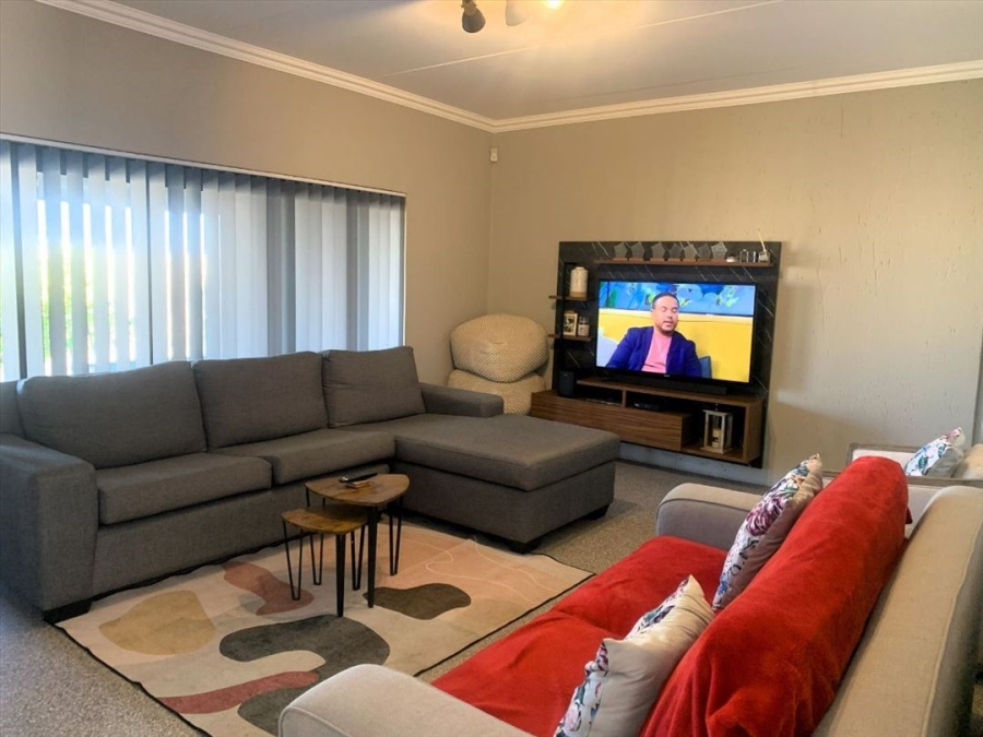 6 Bedroom Property for Sale in Sunward Park Gauteng