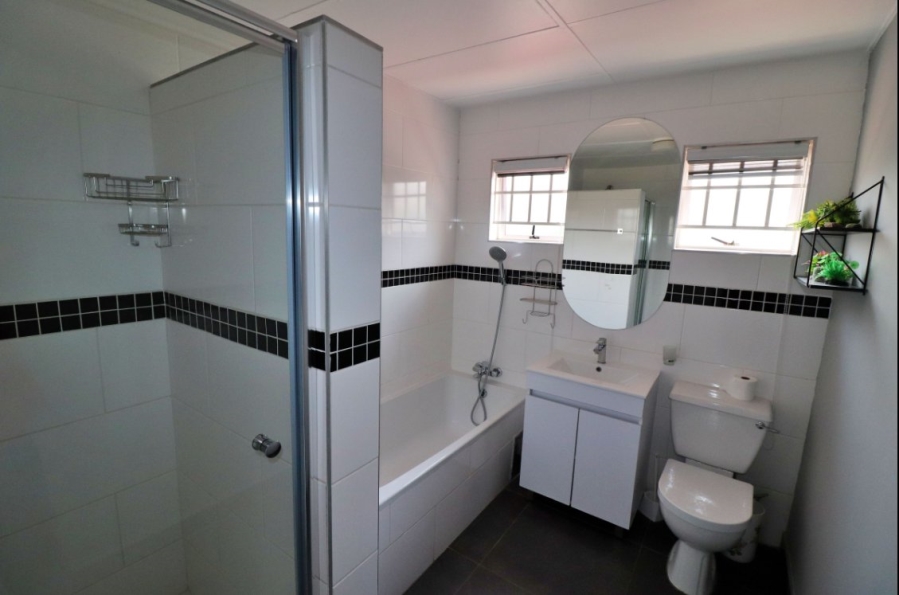 2 Bedroom Property for Sale in Wannenburghoogte Gauteng