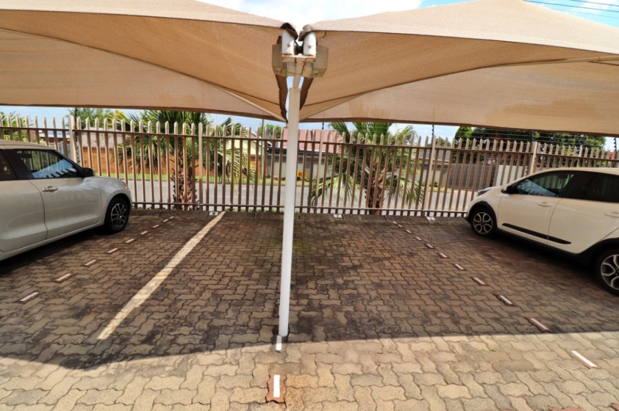 2 Bedroom Property for Sale in Wannenburghoogte Gauteng