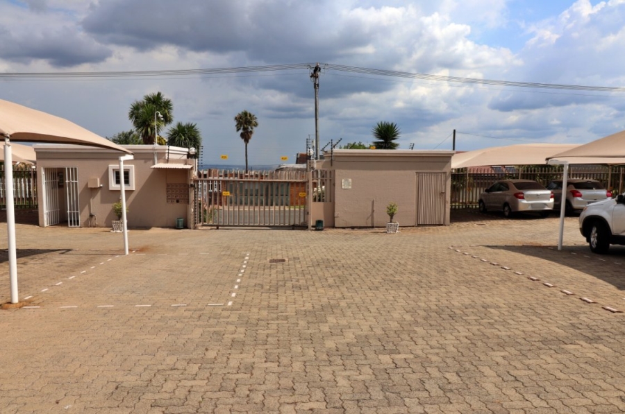 2 Bedroom Property for Sale in Wannenburghoogte Gauteng