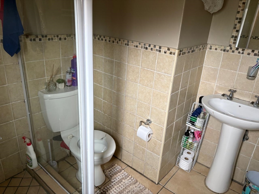 To Let 2 Bedroom Property for Rent in Castleview Gauteng