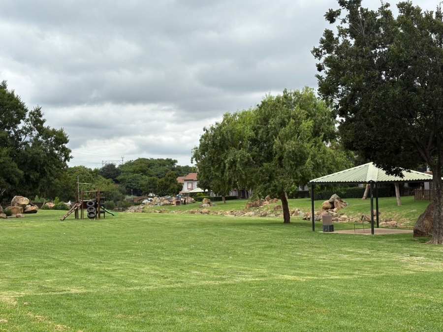 To Let 2 Bedroom Property for Rent in Castleview Gauteng