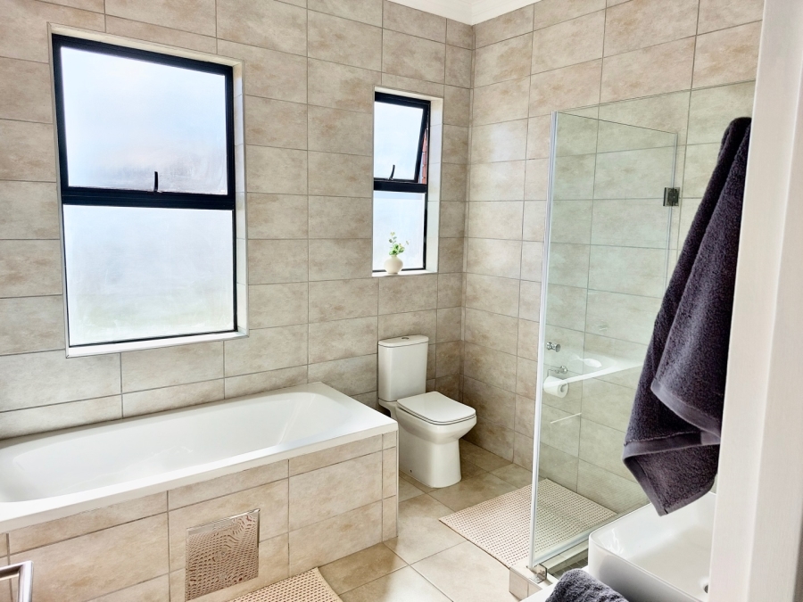 3 Bedroom Property for Sale in Six Fountains Residential Estate Gauteng