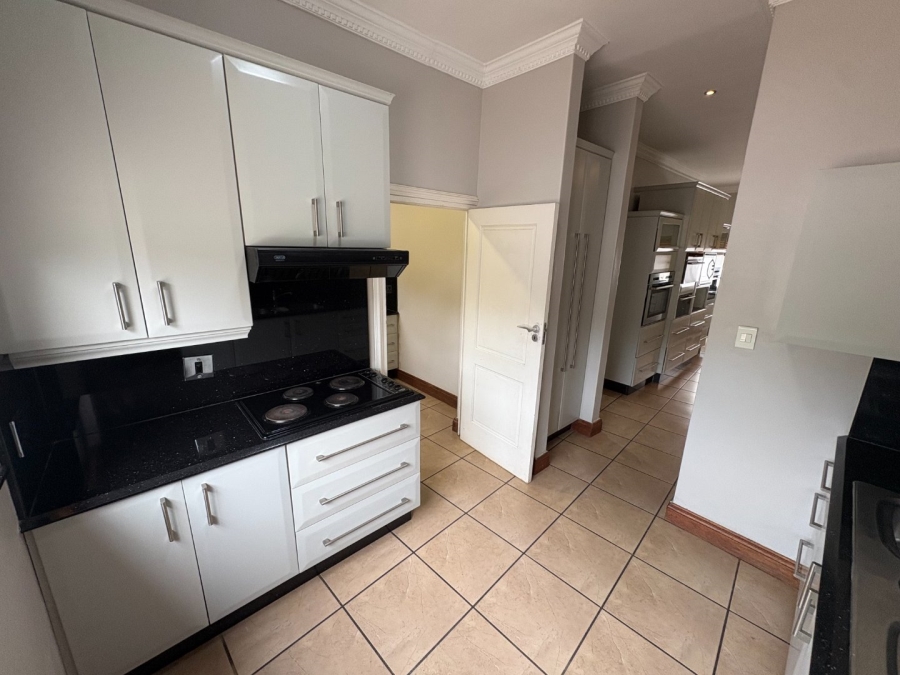 6 Bedroom Property for Sale in Mooikloof Equestrian Estate Gauteng