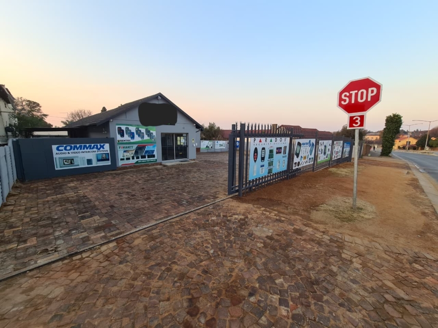 Commercial Property for Sale in Glen Marais Gauteng